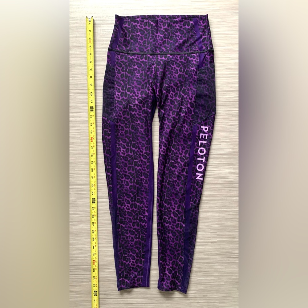 Peloton X WITH brand matching sports bra + leggings set.  Two pockets!! - Picture 5 of 7